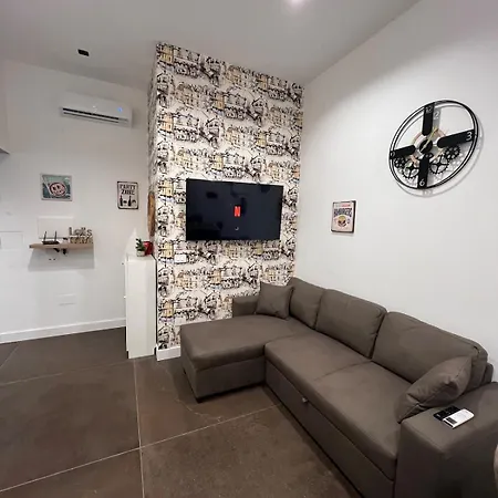 The Steven House アパート ナポリ